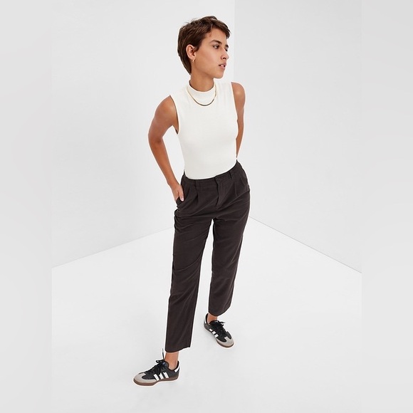 GAP Pants - 2/$20🍁Gap | High rise pleated taper corduroy pants (6)
